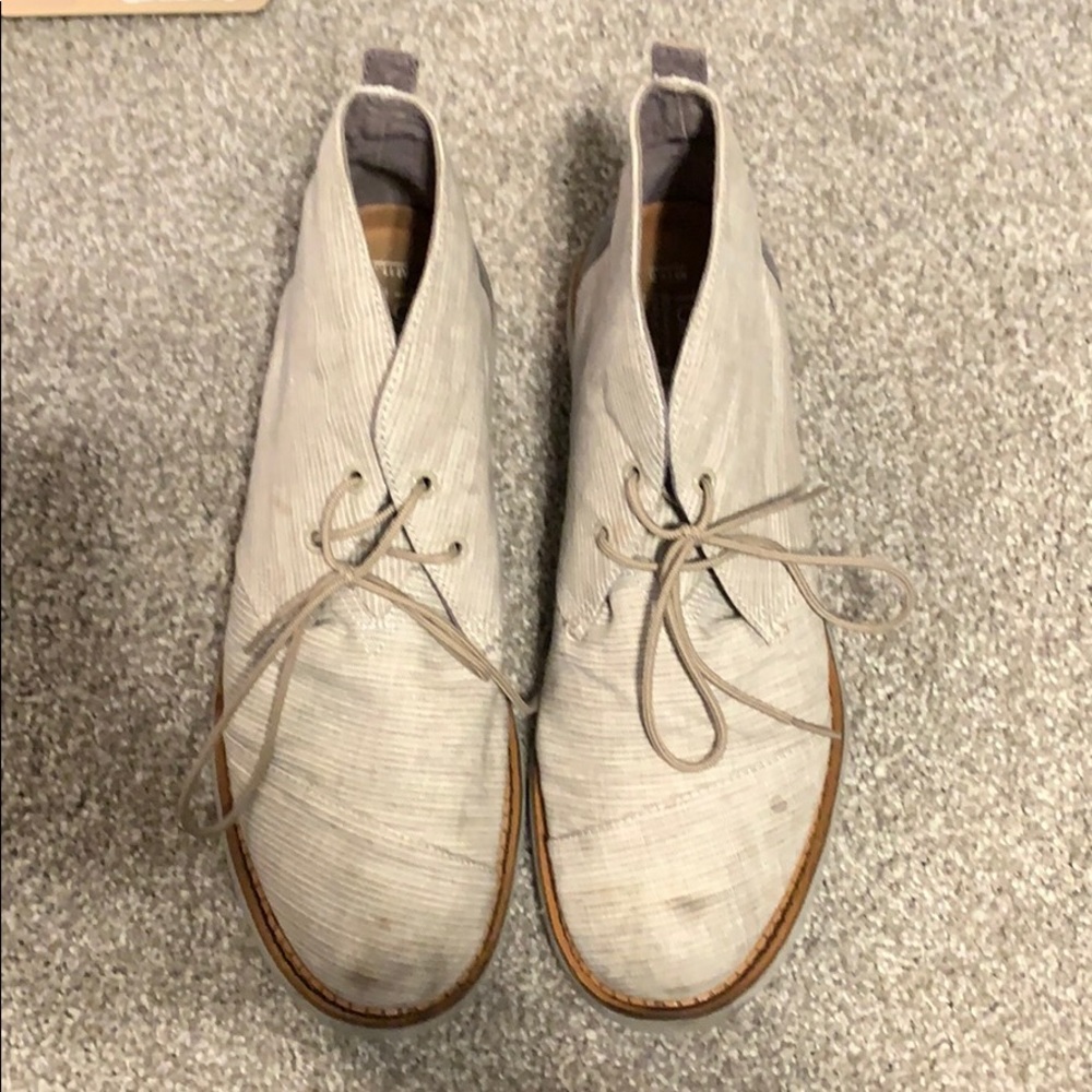 Men’s TOMS white boots